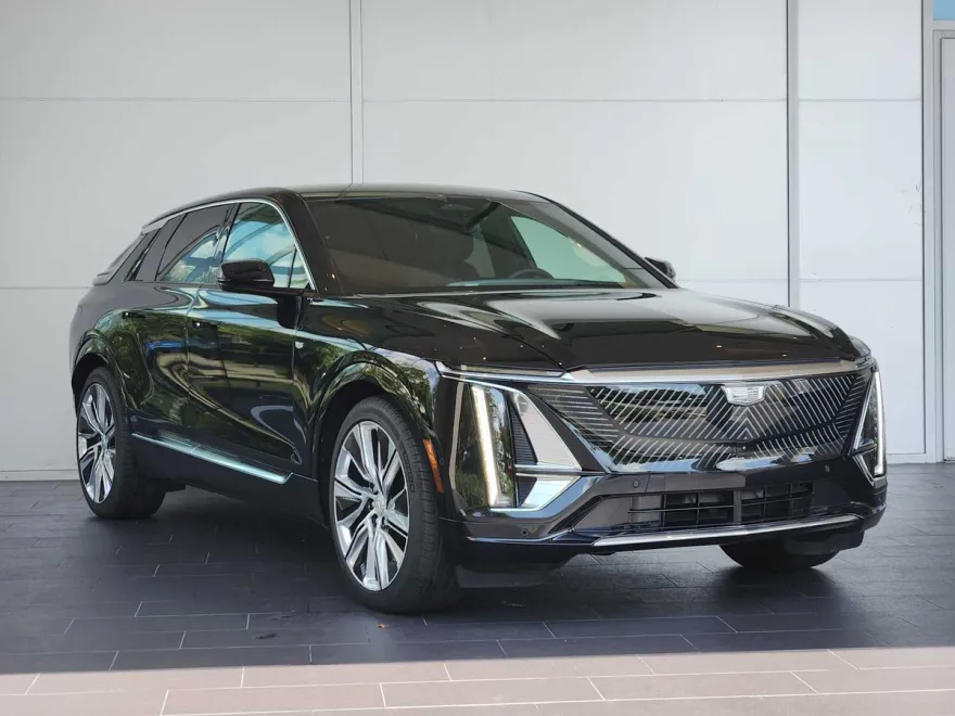 2024 Cadillac Lyriq Luxury photo 1