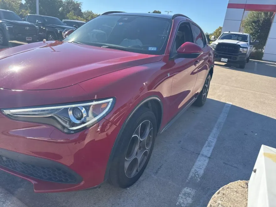 2022 Alfa Romeo Stelvio Ti Sport photo 1