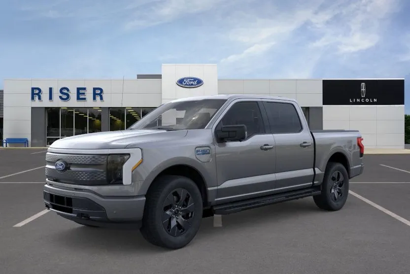 2025 Ford F-150 Lightning photo 1