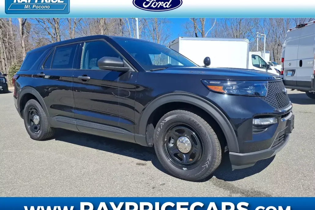 2025 Ford Explorer photo 1