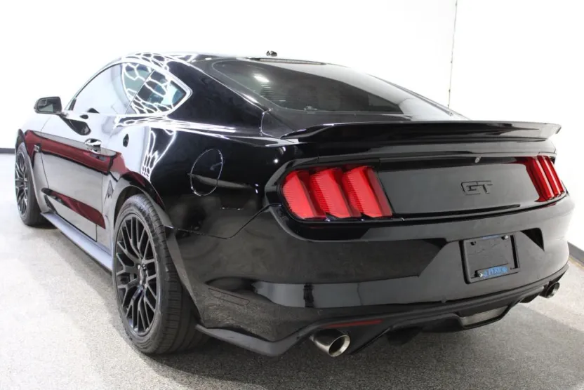 2015 Ford Mustang GT Premium photo 1