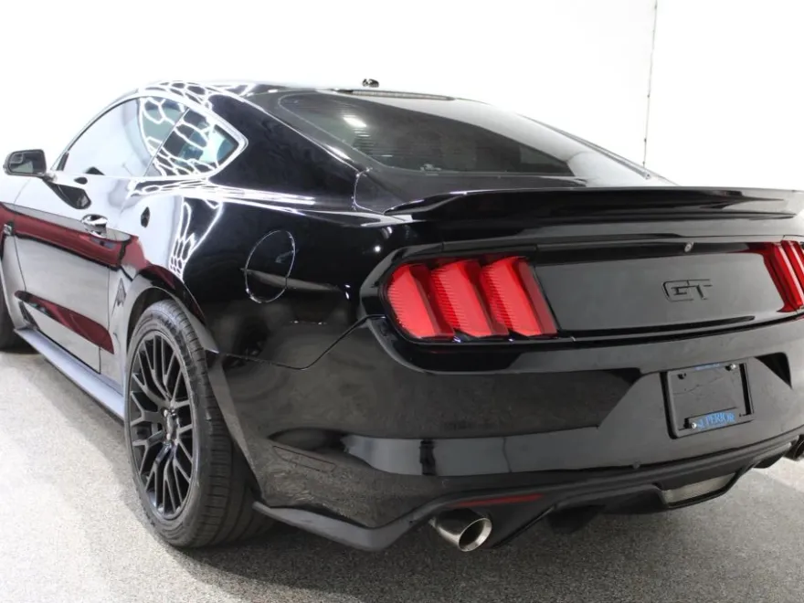 2015 Ford Mustang GT Premium photo 1