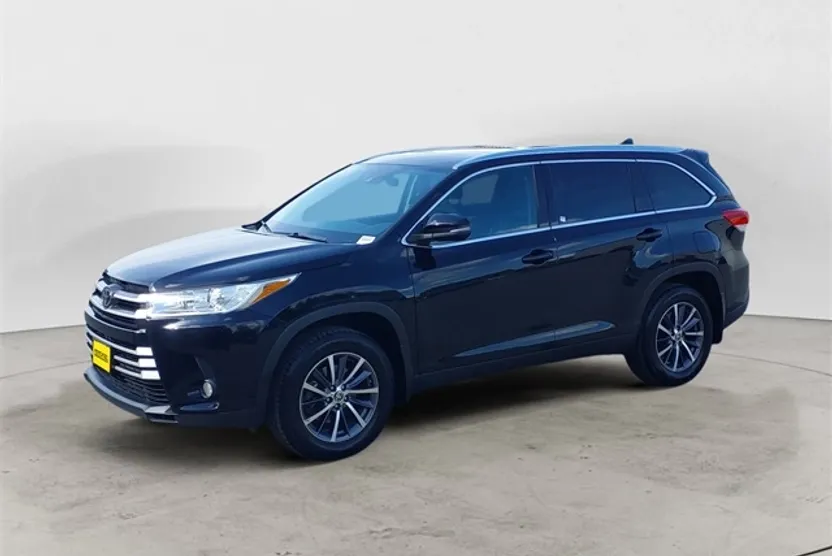 2019 Toyota Highlander XLE photo 1
