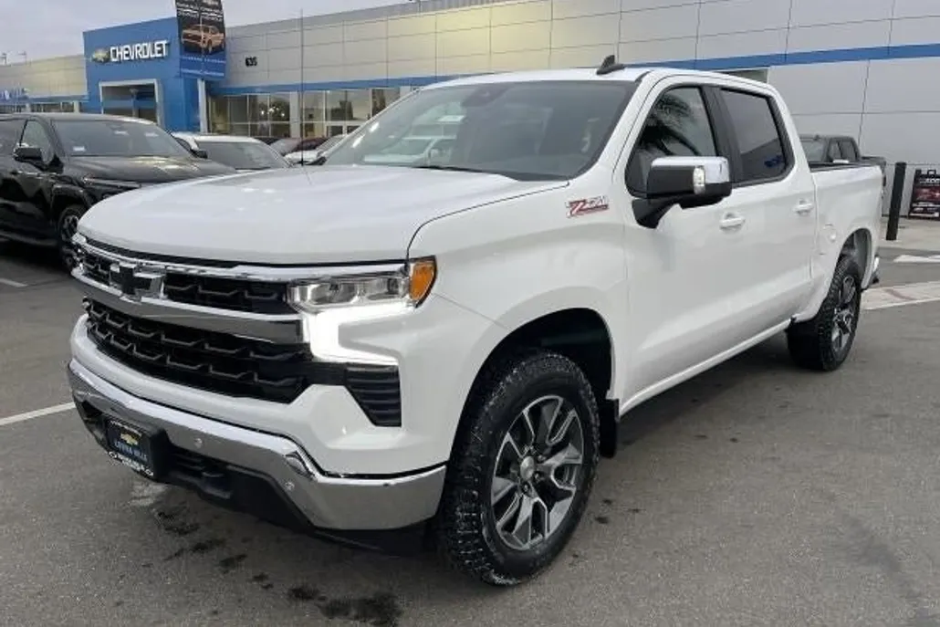 2025 Chevrolet Silverado 1500 LT photo 1