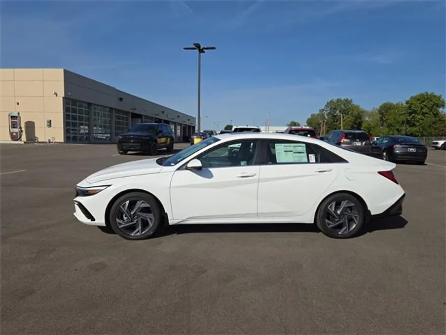 2025 Hyundai Elantra Hybrid Limited photo 1