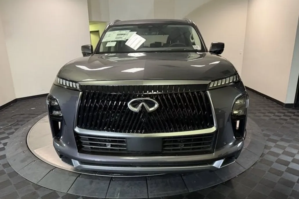2025 Infiniti QX80 Luxe photo 1