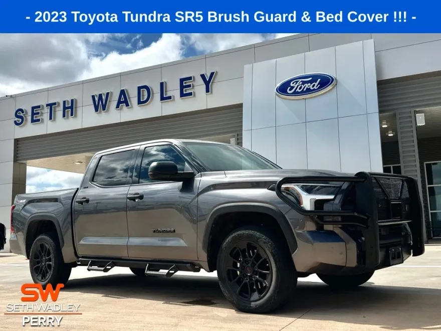 2023 Toyota Tundra SR5 photo 1