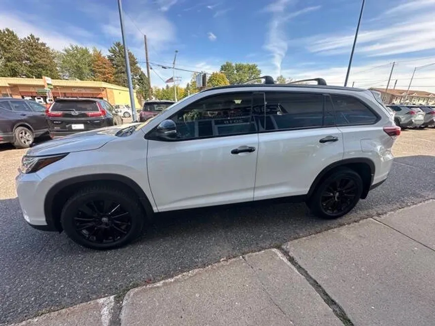 2019 Toyota Highlander SE XLE photo 1