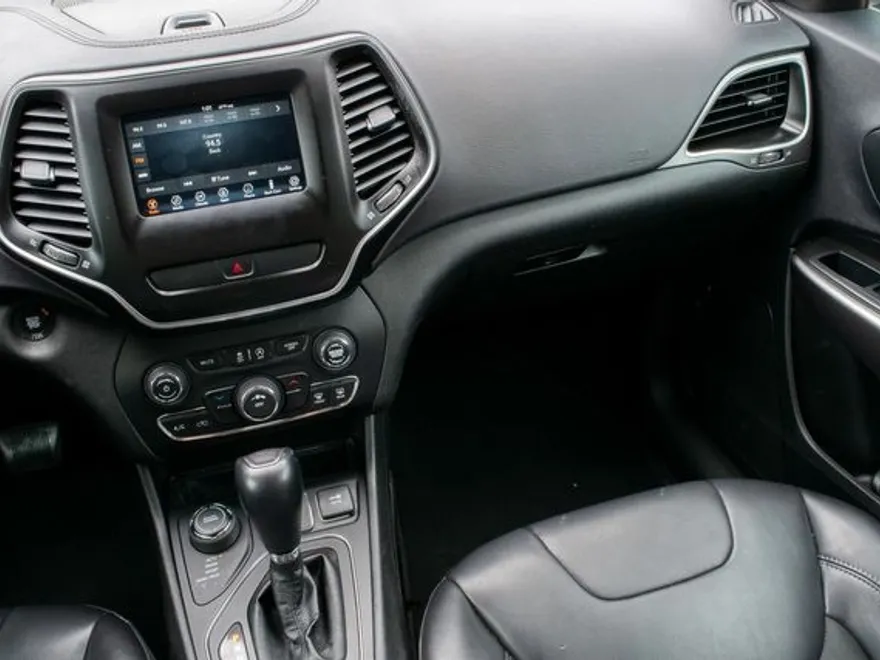 2019 Jeep Cherokee Latitude photo 22