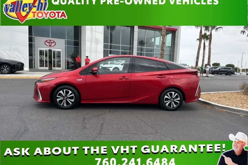 2018 Toyota Prius Prime Premium photo 1