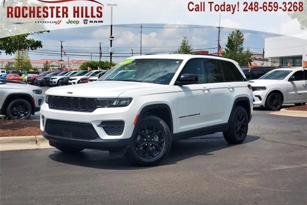 2024 Jeep Grand Cherokee Laredo photo 1