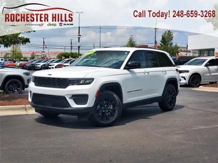 2024 Jeep Grand Cherokee Laredo photo 1
