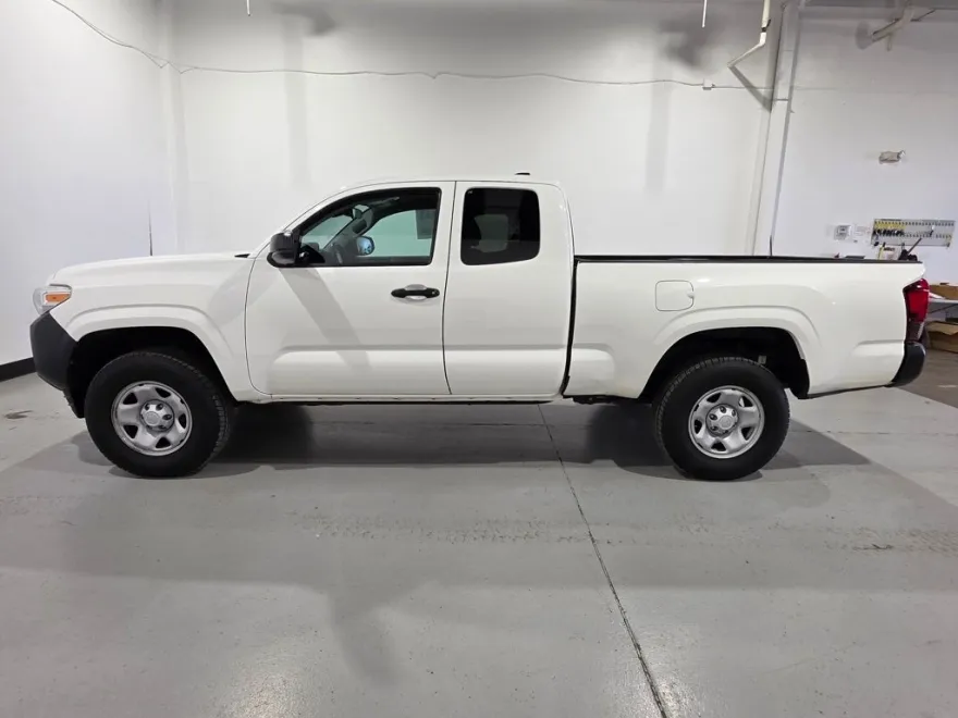2021 Toyota Tacoma SR5 photo 1