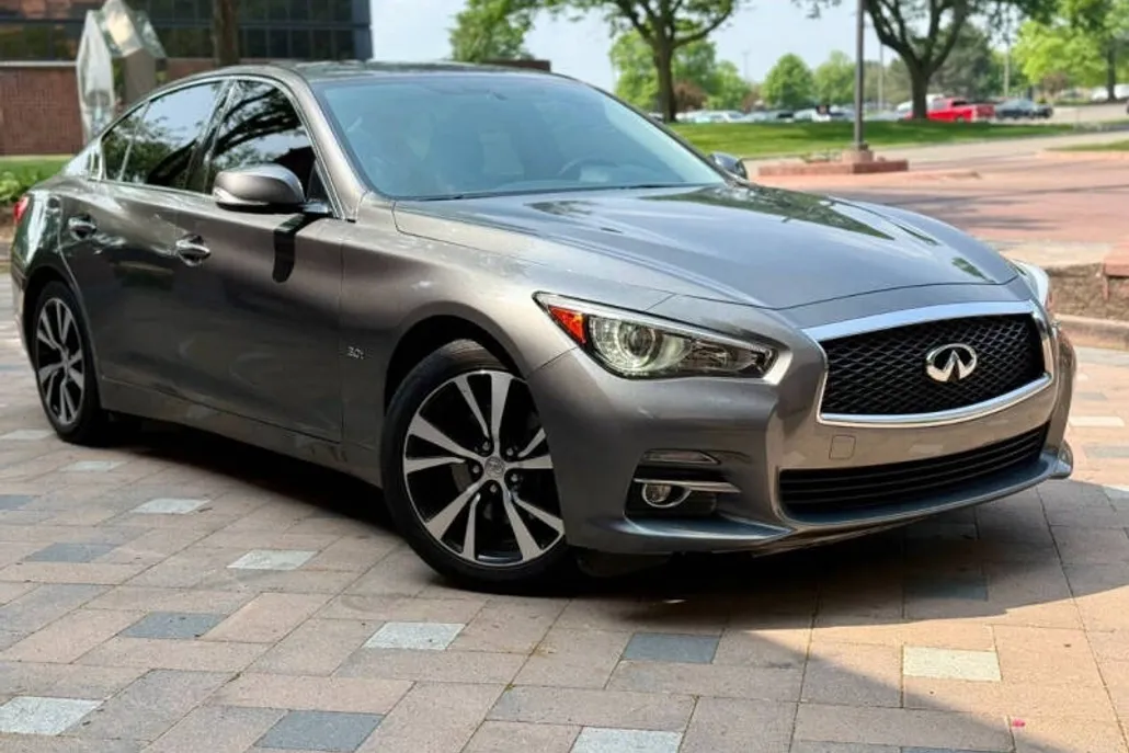 2017 Infiniti Q50 3.0t Premium photo 1