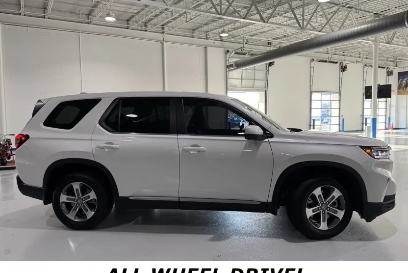 2025 Honda Pilot EX-L photo 1