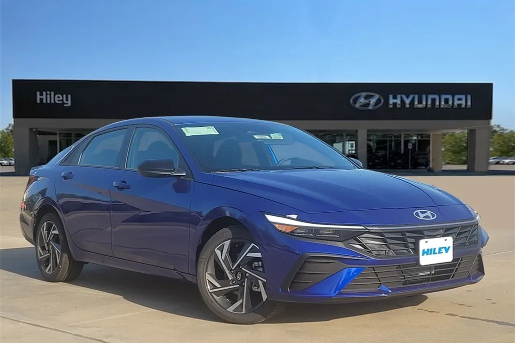 2025 Hyundai Elantra SEL Sport photo 1