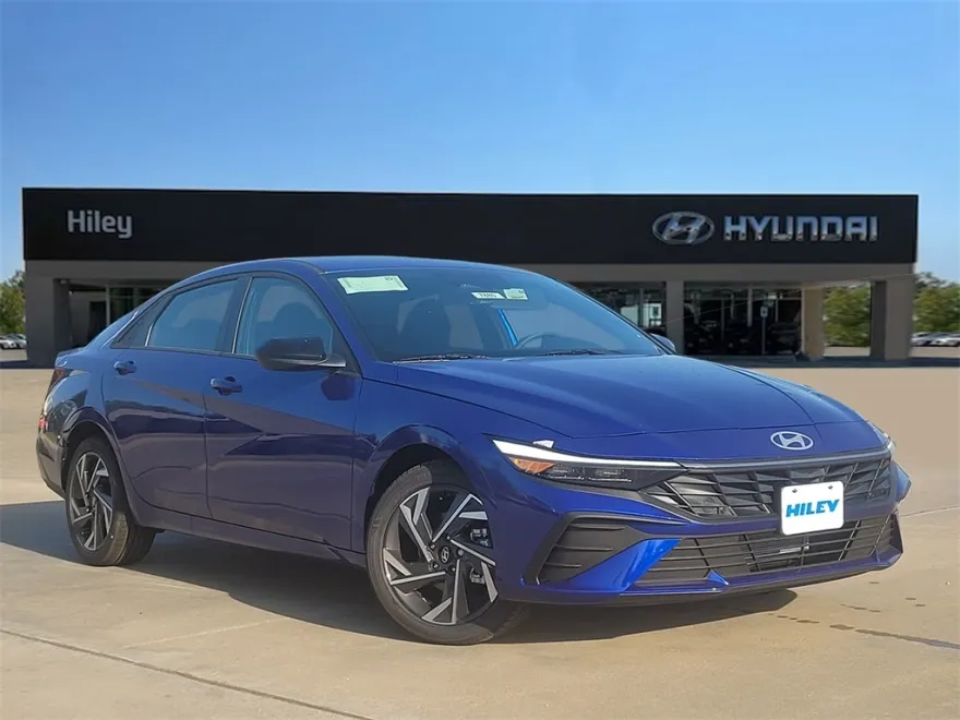 2025 Hyundai Elantra SEL Sport photo 1