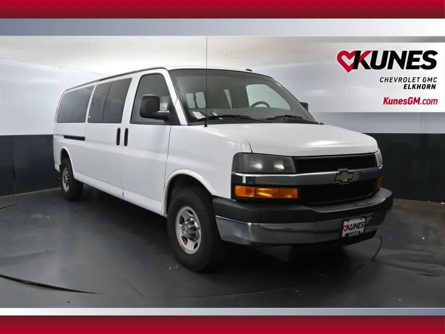 2013 Chevrolet Express 3500 LT Passenger photo 1