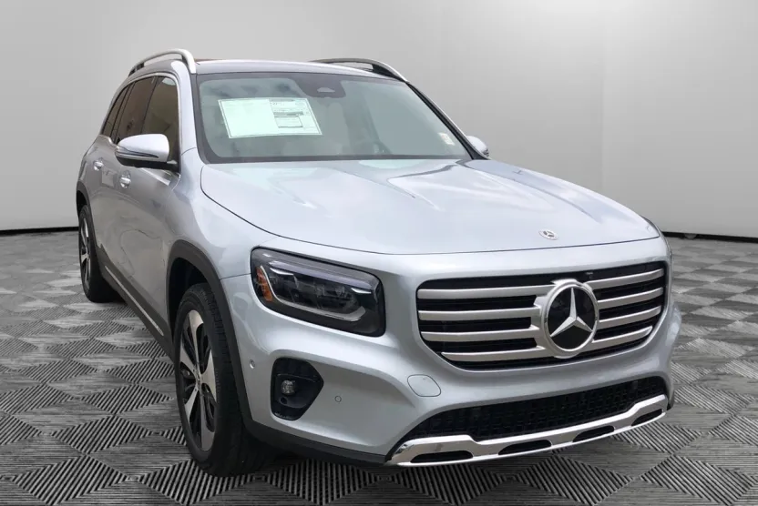 2025 Mercedes Benz GLB 250 4MATIC photo 1