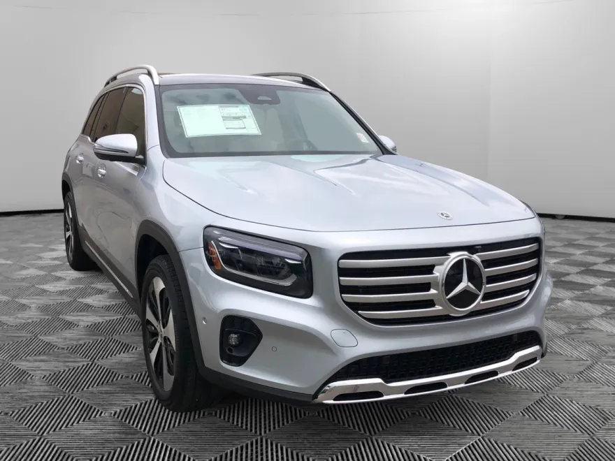 2025 Mercedes Benz GLB 250 4MATIC photo 1