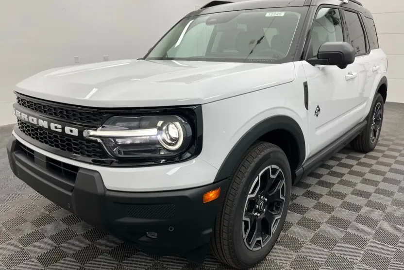 2025 Ford Bronco Sport Outer Banks photo 1