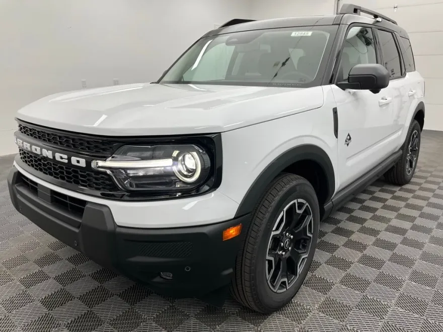 2025 Ford Bronco Sport Outer Banks photo 1
