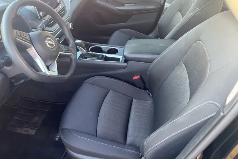 2024 Nissan Altima 2.5 SV photo 1