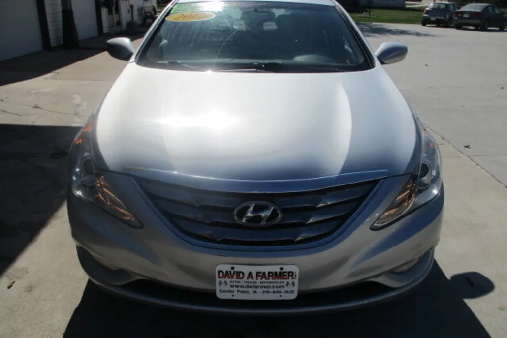 2012 Hyundai Sonata SE photo 1