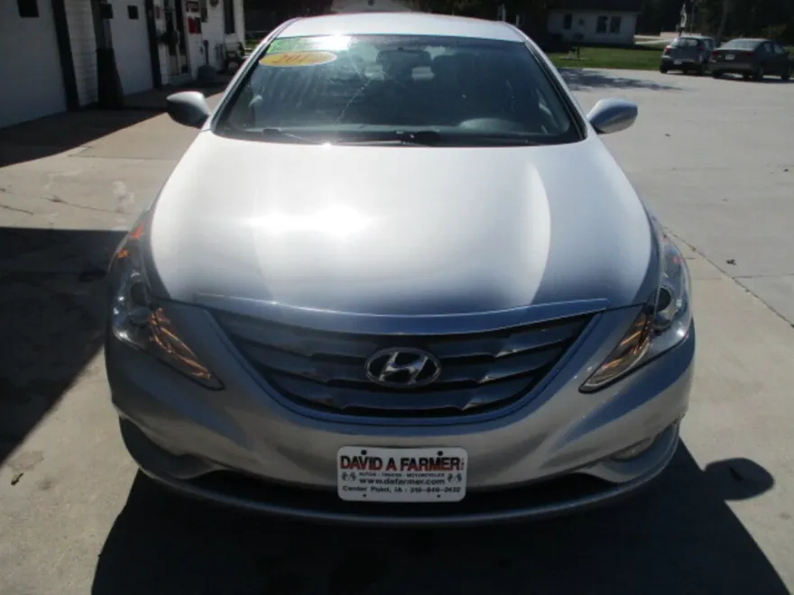 2012 Hyundai Sonata SE photo 1