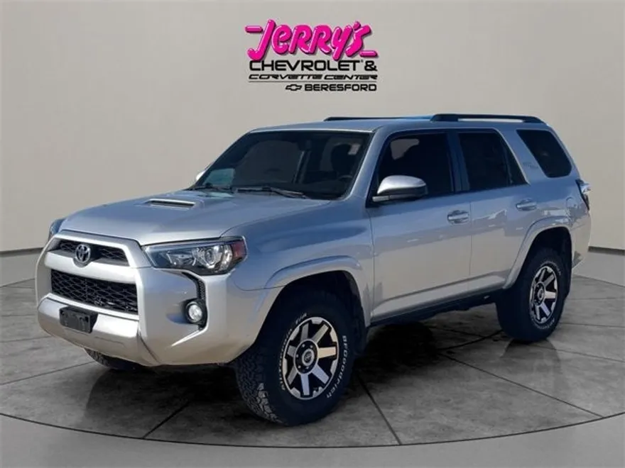 2019 Toyota 4Runner SR5 photo 1