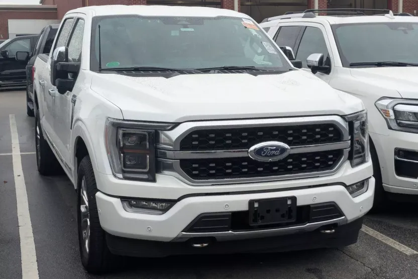 2022 Ford F-150 Platinum photo 1