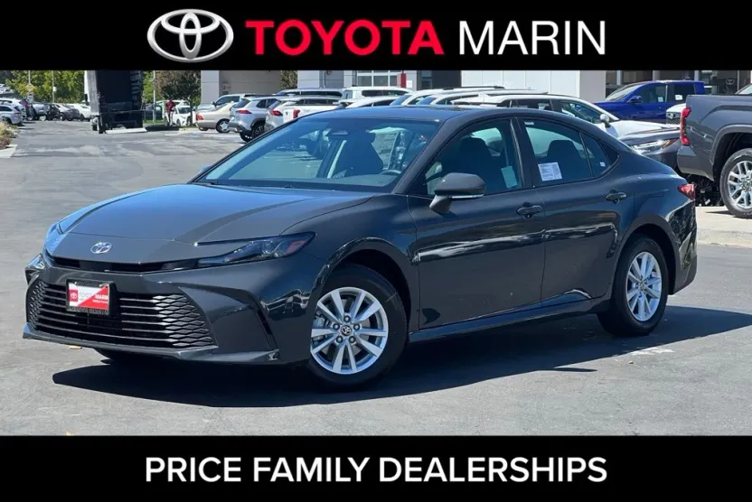 2025 Toyota Camry LE photo 1