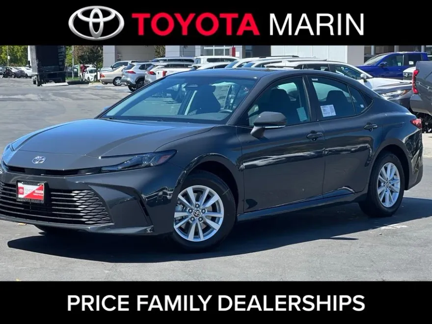 2025 Toyota Camry LE photo 1
