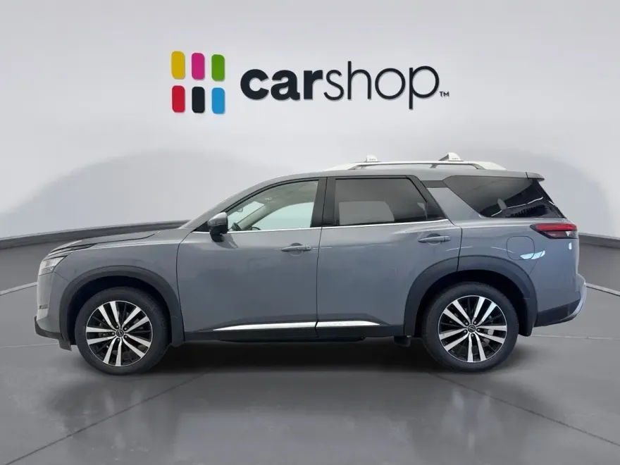 2023 Nissan Pathfinder Platinum photo 1