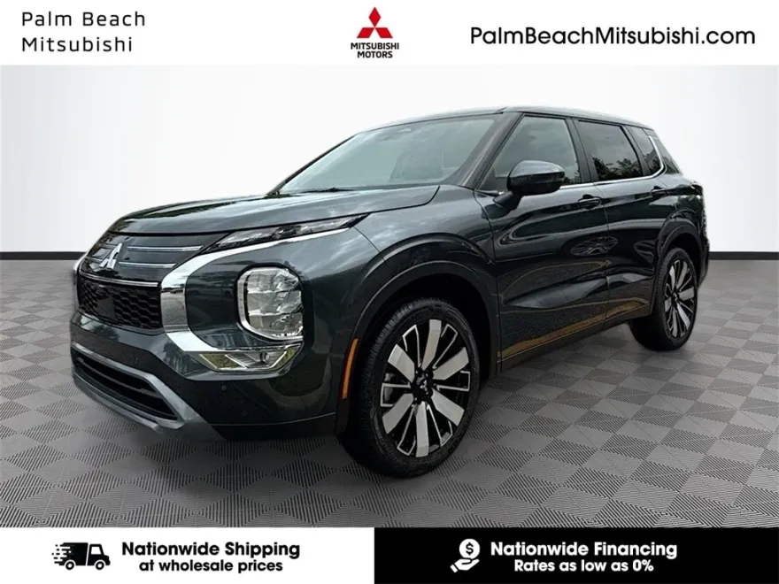 2025 Mitsubishi Outlander SE photo 1