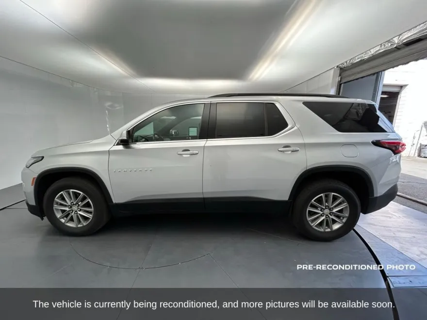 2022 Chevrolet Traverse Cloth 1LT photo 1