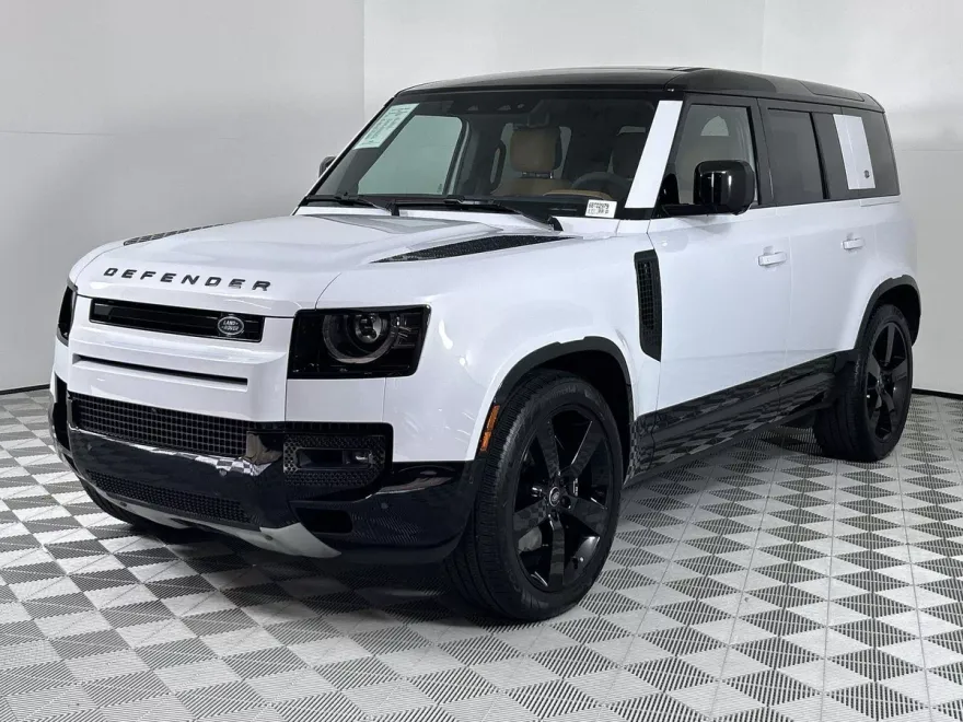 2023 Land Rover Defender 110 V8 photo 1