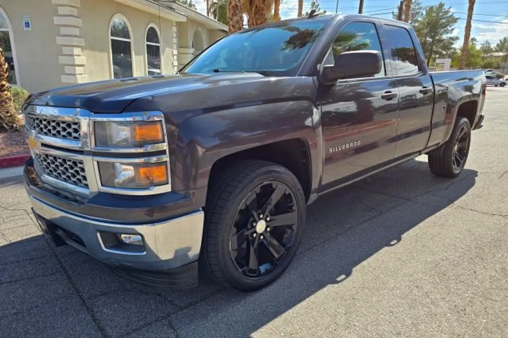2014 Chevrolet Silverado LT photo 1