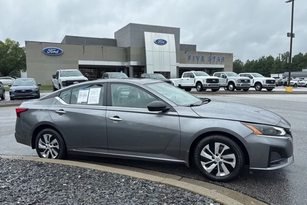 2024 Nissan Altima 2.5 S photo 1