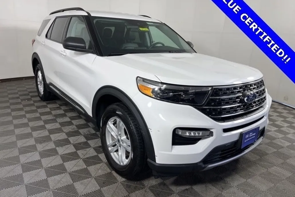 2023 Ford Explorer XLT photo 1