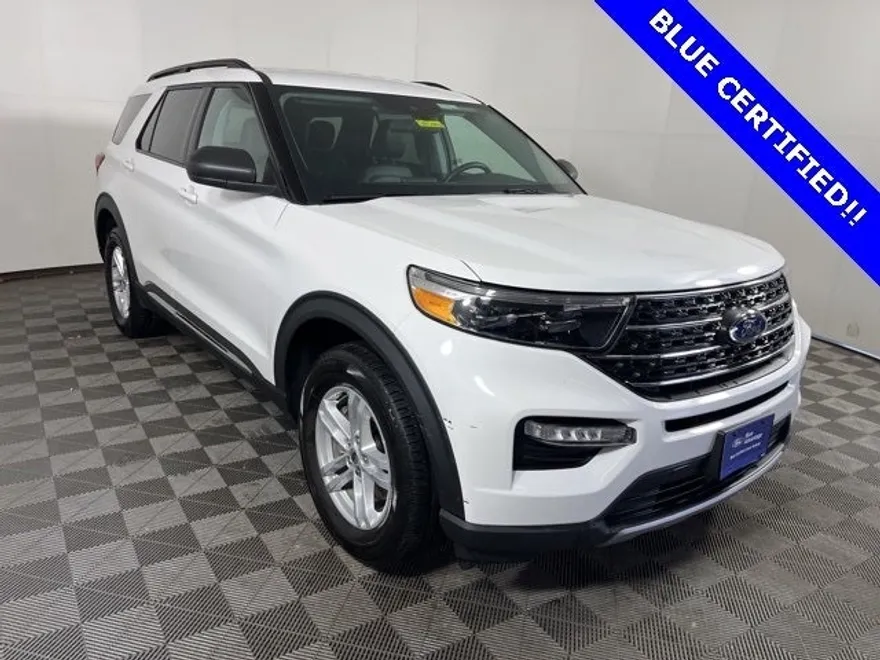 2023 Ford Explorer XLT photo 1