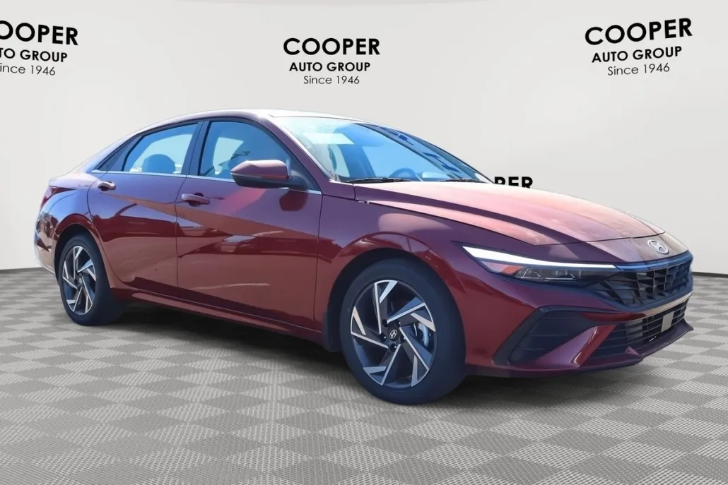 2025 Hyundai Elantra Limited photo 1