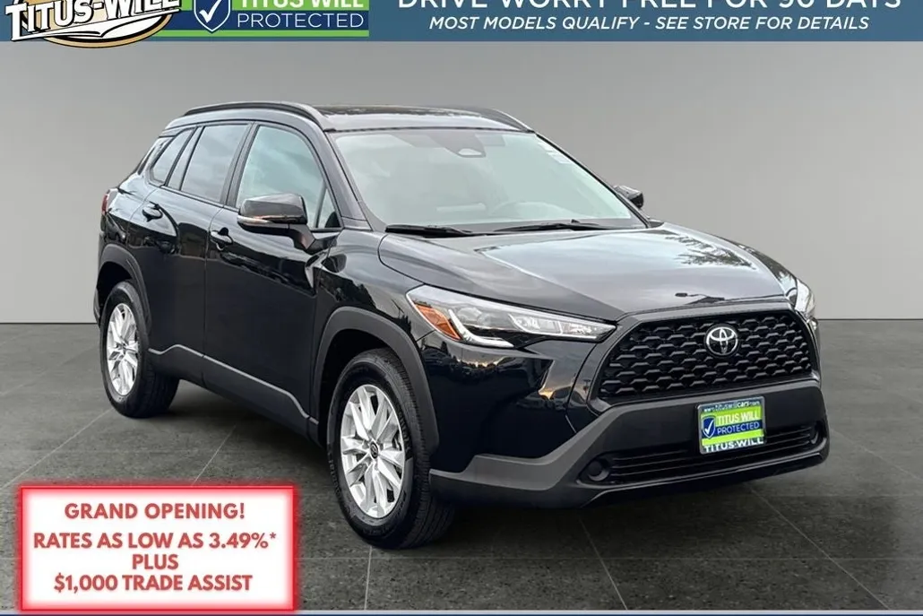 2024 Toyota Corolla Cross LE photo 1