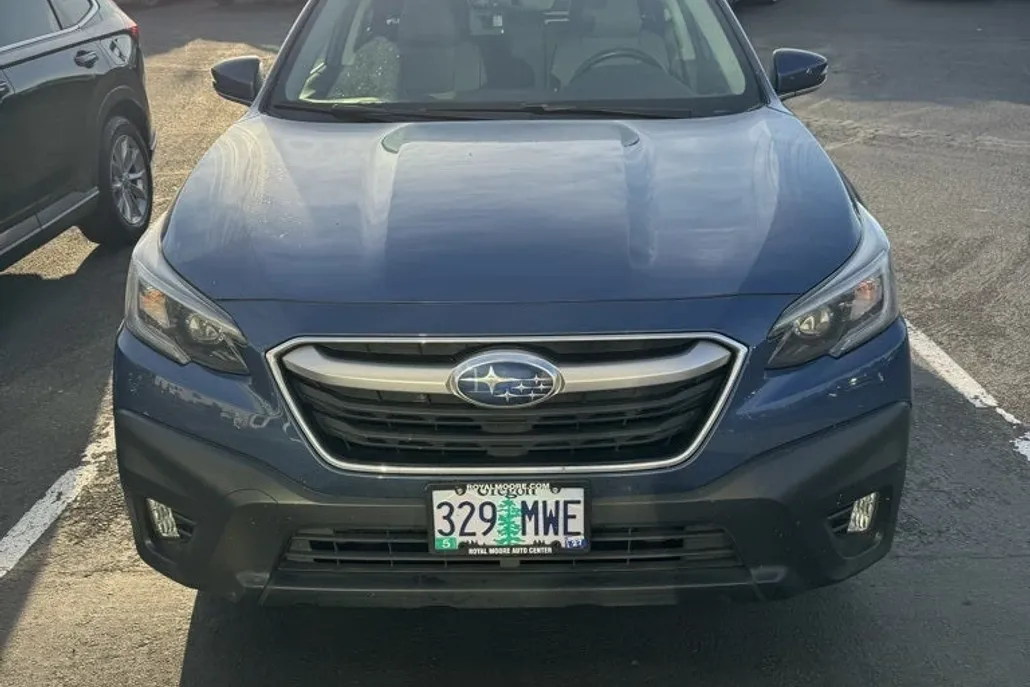 2021 Subaru Outback Premium photo 1