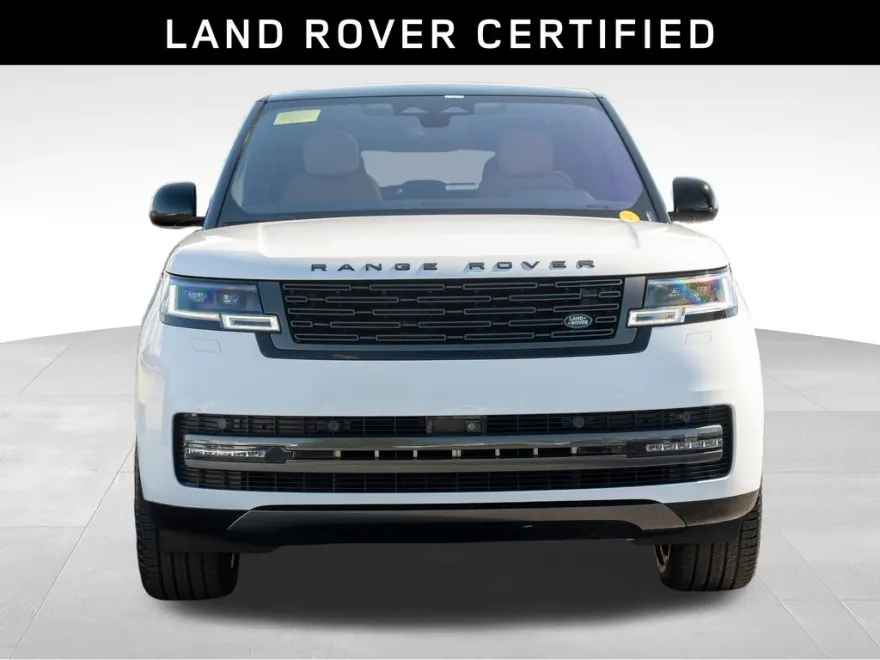 2023 Land Rover Range Rover SE photo 1
