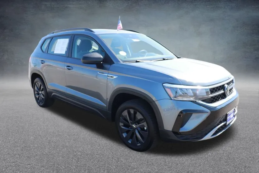 2024 Volkswagen Taos S photo 1