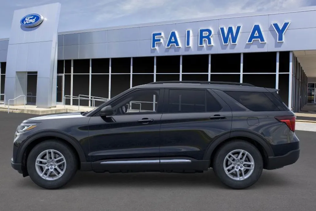2025 Ford Explorer photo 1