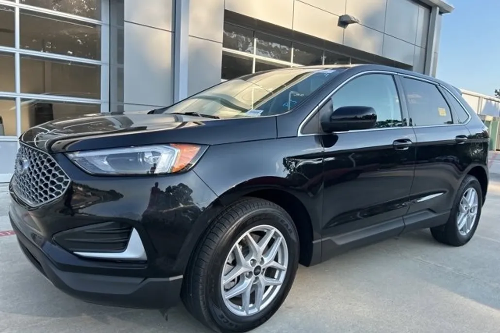 2024 Ford Edge SEL photo 1