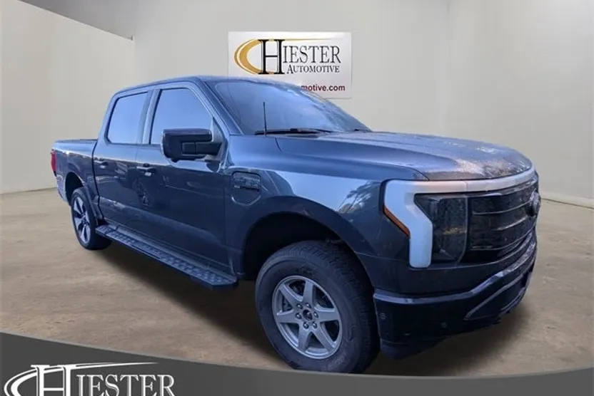 2022 Ford F-150 Lightning Platinum photo 1