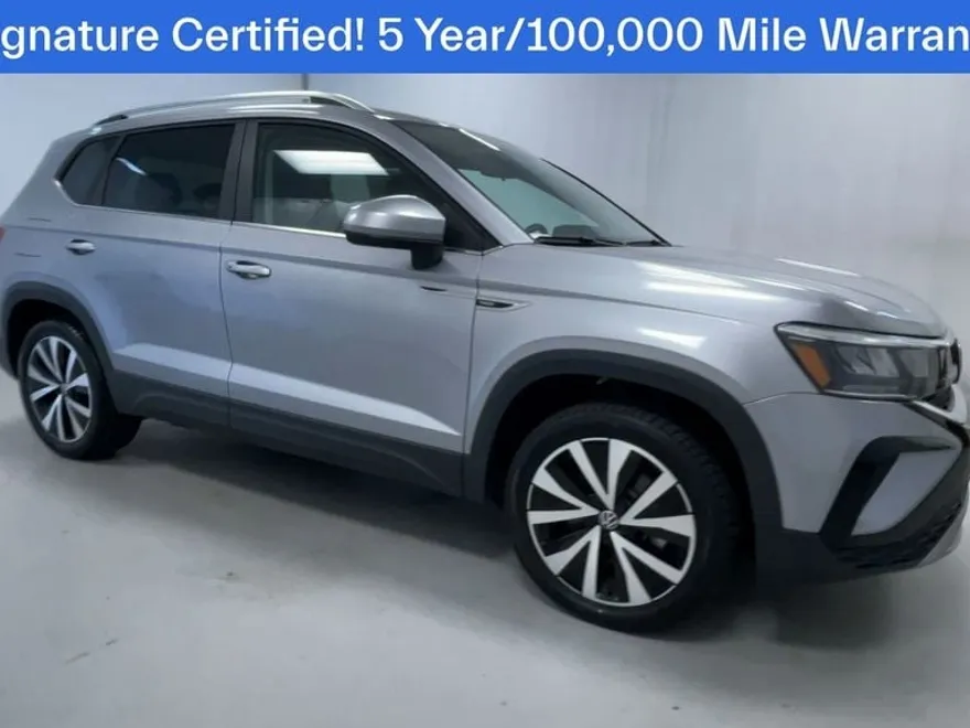 2023 Volkswagen Taos SE photo 1